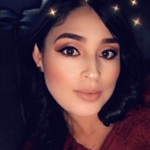 Meet your Posher, Alma